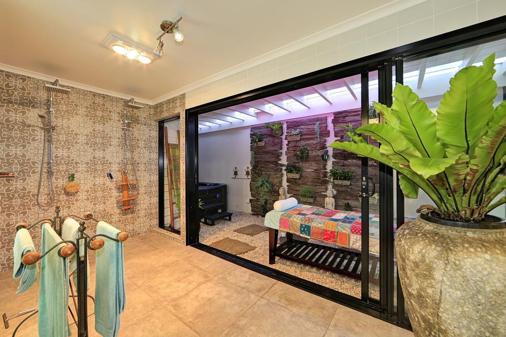 Zen Beach Retreat Hotel Bargara Exterior photo
